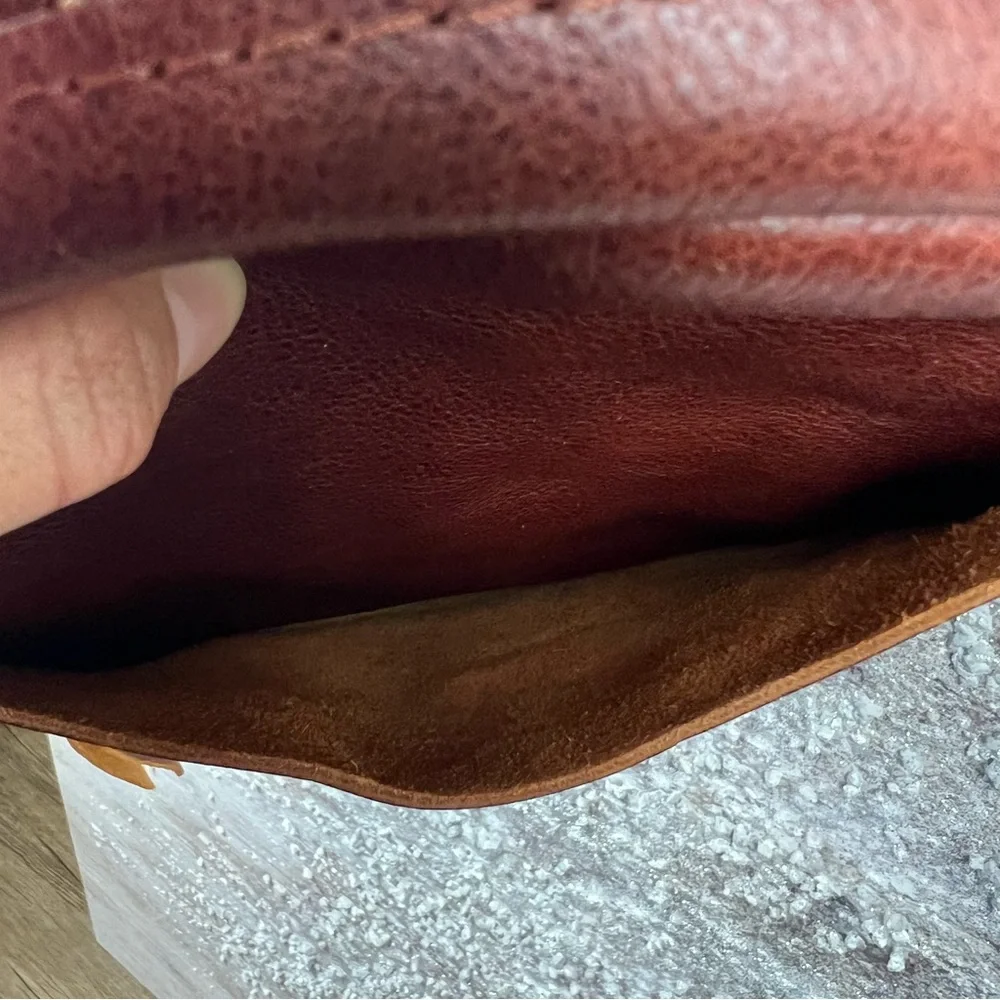 547 Portland Leather  Circle Crossbody Bag w/ mini envelope wallet - Picture 10 of 16